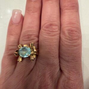 Elegant Gold and Blue Women's Ring